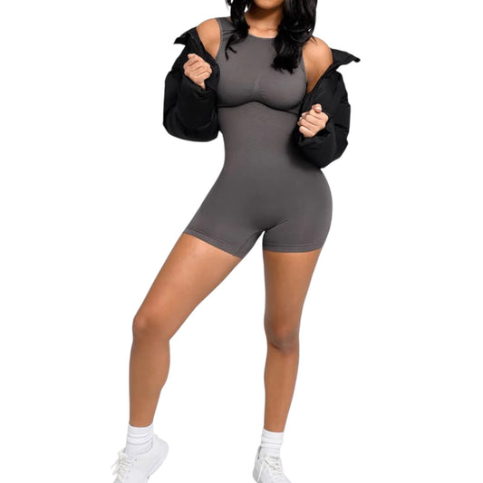 Combinaison short dos nu élégance et confort polyvalent - Spicy